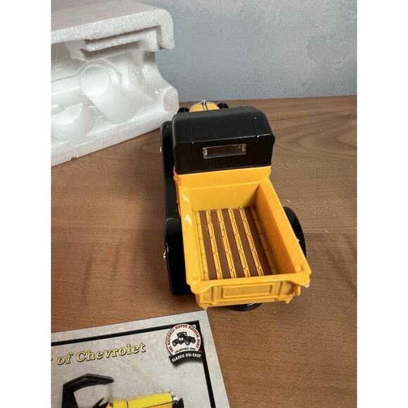 National Museum Mint Diecast 1932 Chevy Open Cab Pickup 1:32 Scale - Picture 4 of 10